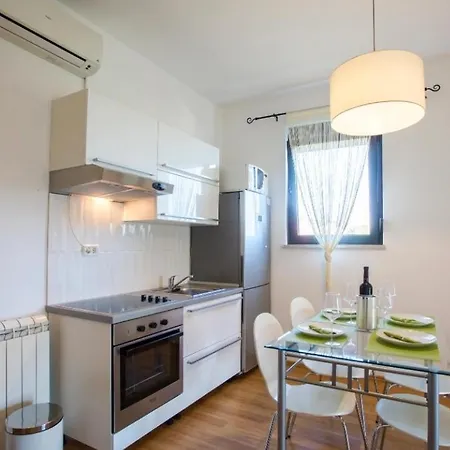 Karlo In Stinjan Apartamento *