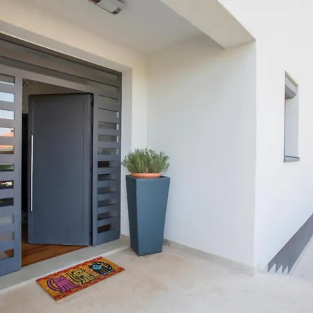 Karlo In Stinjan * Pula